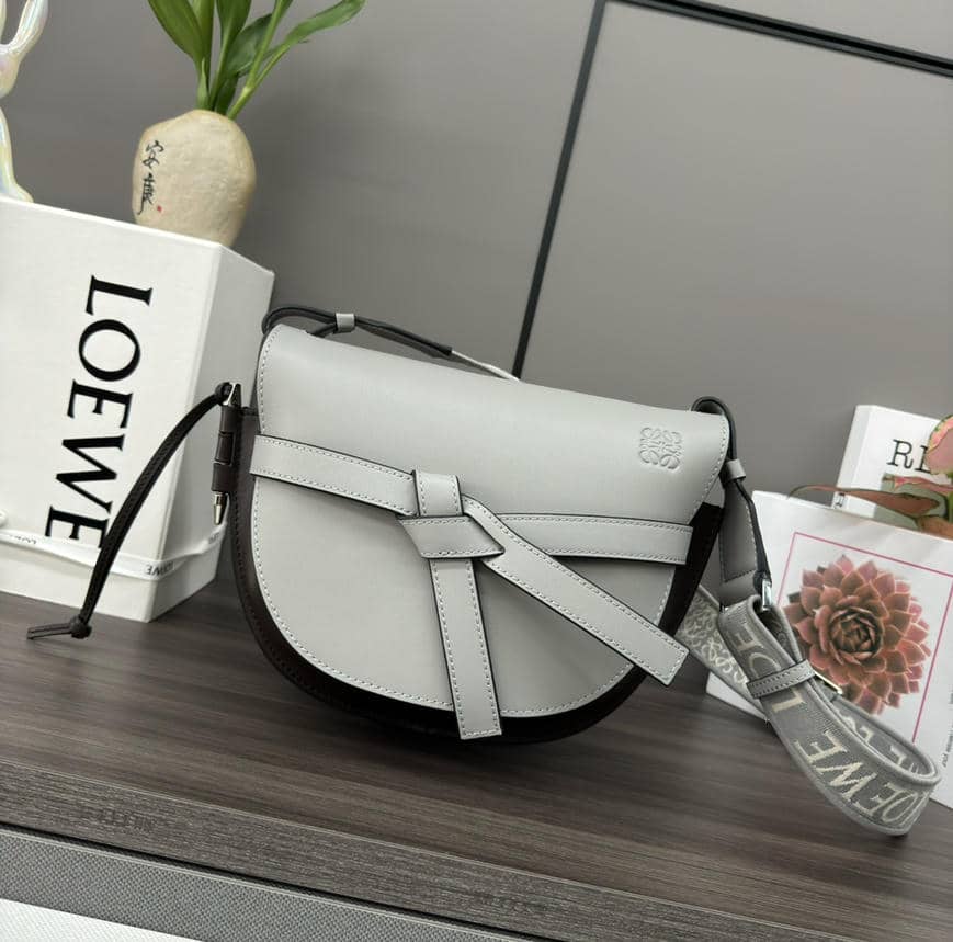 0011-Gate Saddle Bag